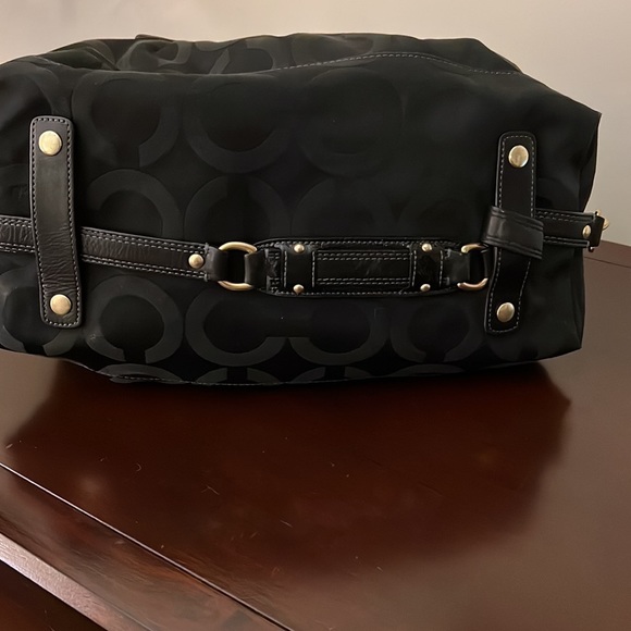 Coach - Picture 8 of 16